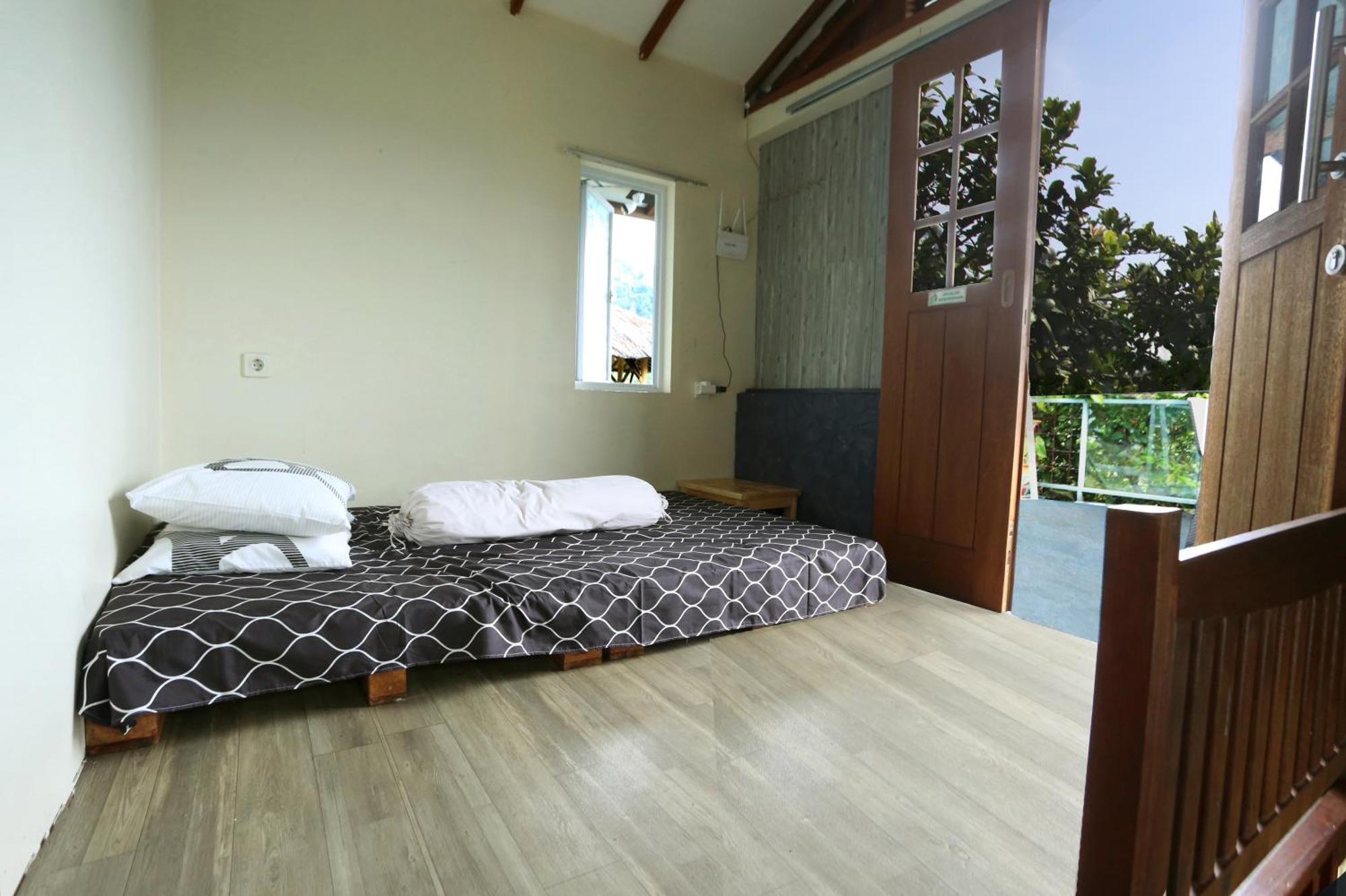 Villa Kayu Ciwidey Bandung